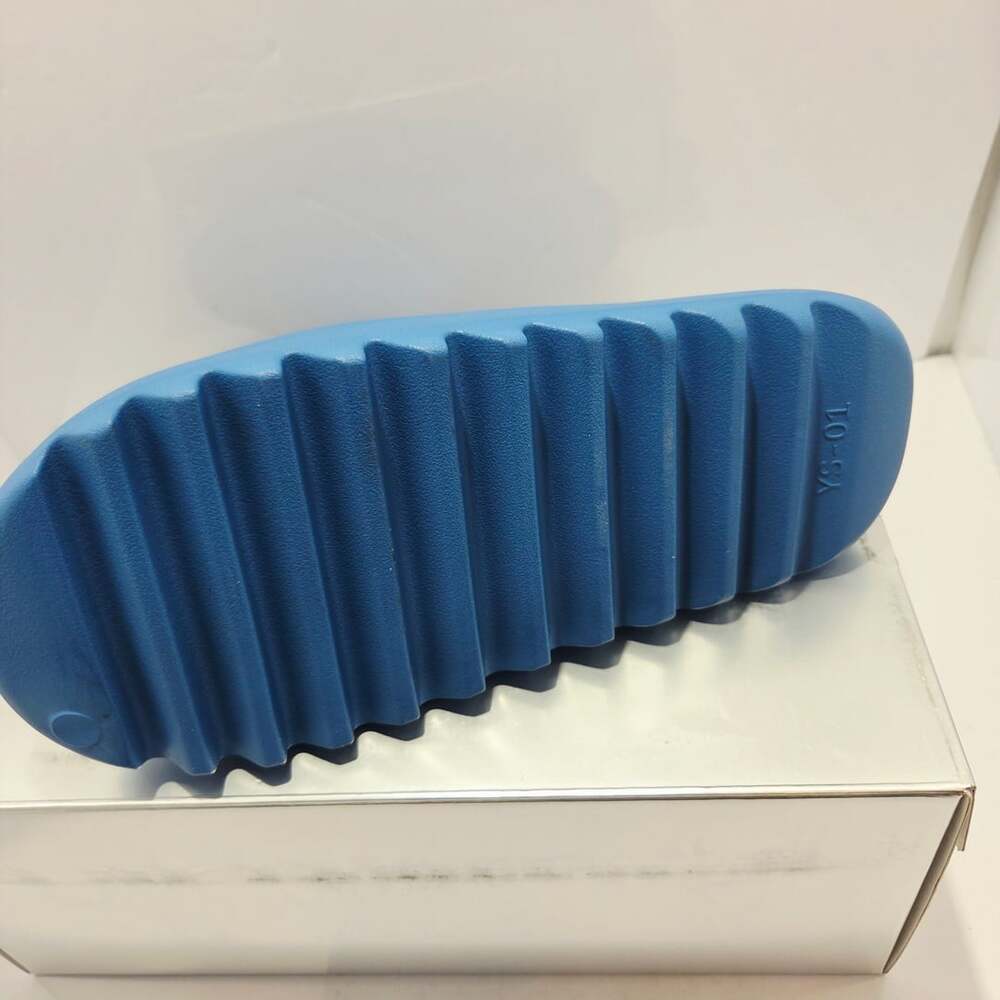 Yeezy Slides Blue - Picture 4 of 7